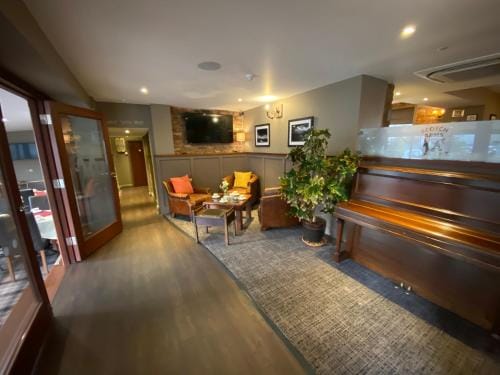 Scotch Arms Mews Bed & Breakfast Hotel in Brampton