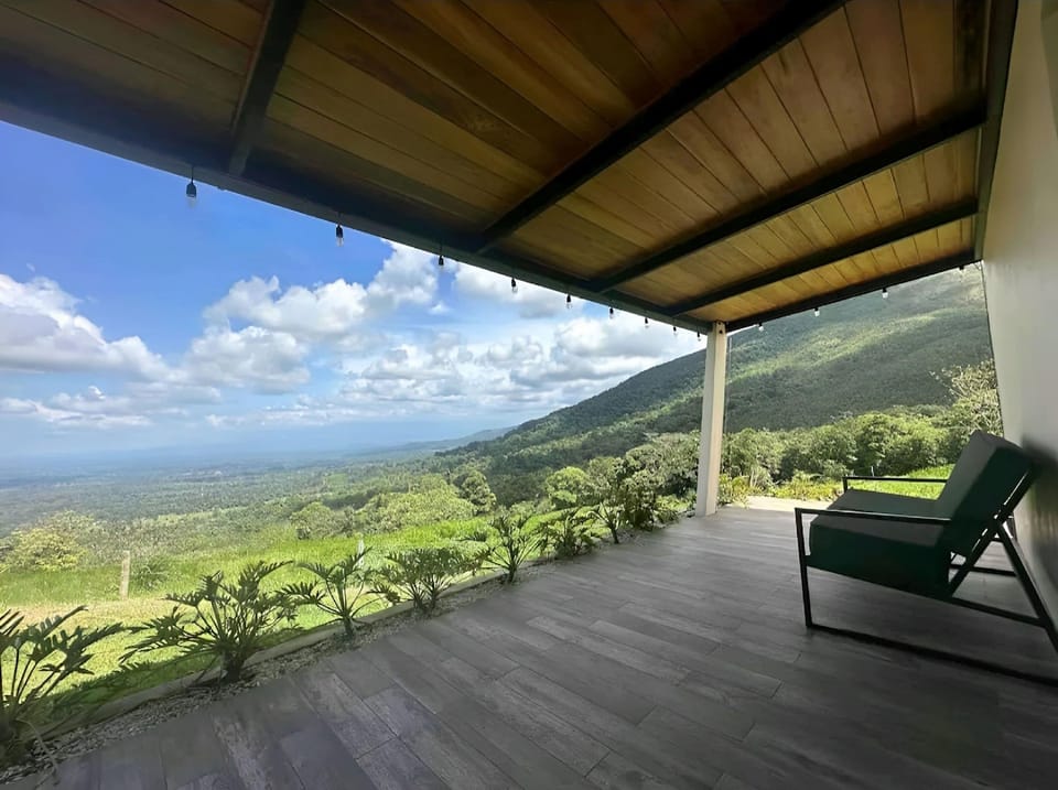 Villas Jawara Hotel in Alajuela Province