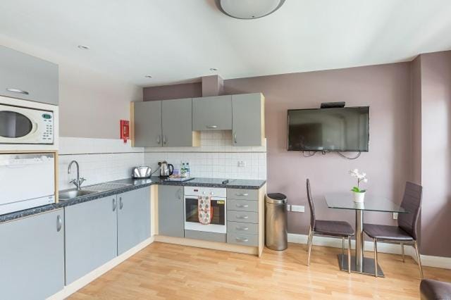 HOF - City Wall House Apartment hotel in Reading