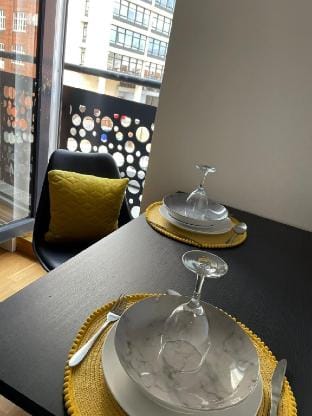 Balham Spacious Guest House-3 Hotel in Hull