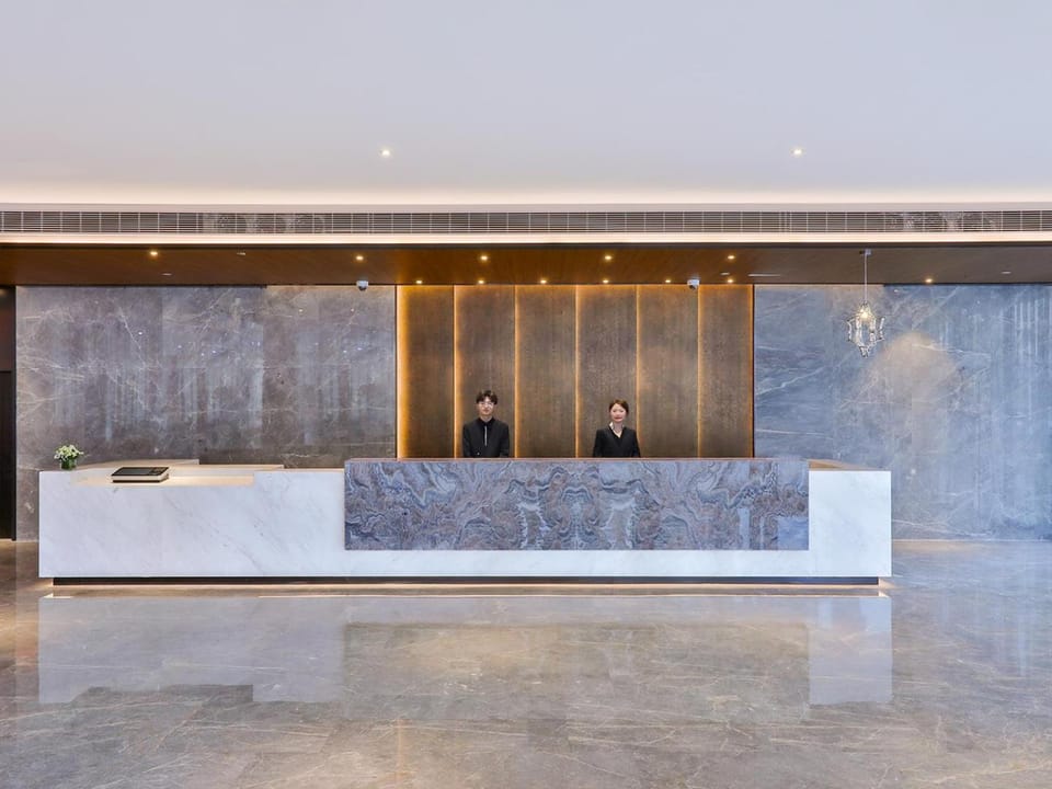 Crystal Hotel Shanghai Hongqiao NECC Hotel in Shanghai