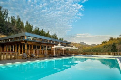 Xiang Yue Lake International Resort Hotel in Hangzhou