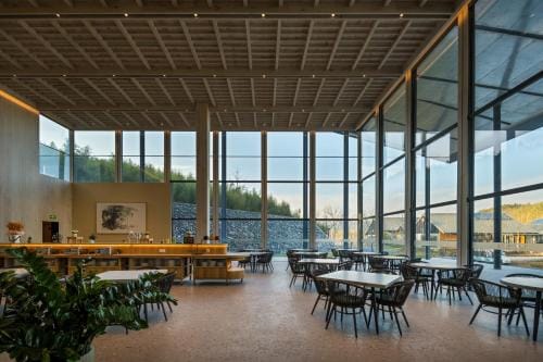 Xiang Yue Lake International Resort Hotel in Hangzhou