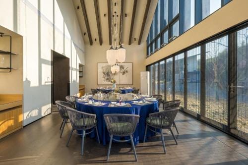 Xiang Yue Lake International Resort Hotel in Hangzhou