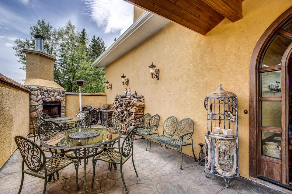 Unique Cottage Hotel in Alberta