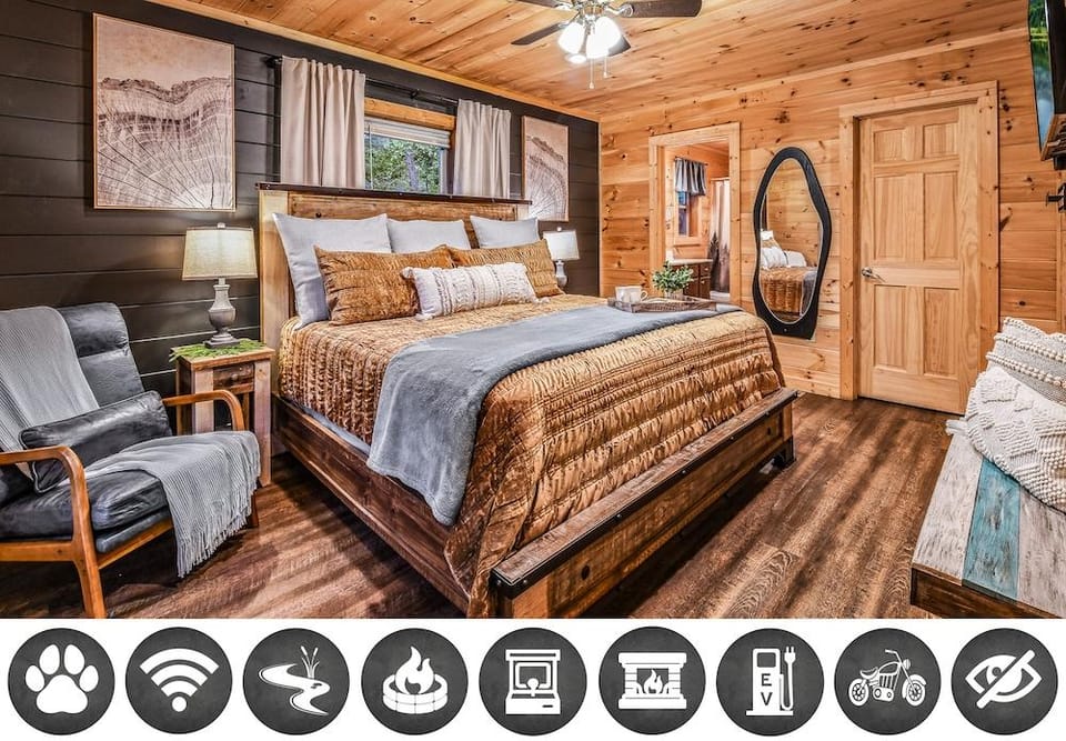 Creekside On The Bluff 2 Bedroom Cabin by RedAwning Hotel in Pigeon Forge