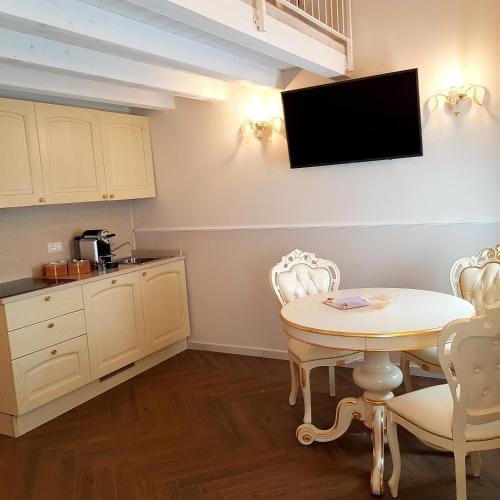 Ca' Vittoria Boutique House ApartSuite Chioggia Hotel in Chioggia
