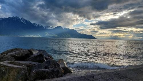 Quiet room in Montreux city center with mountain view Hotel in Montreux