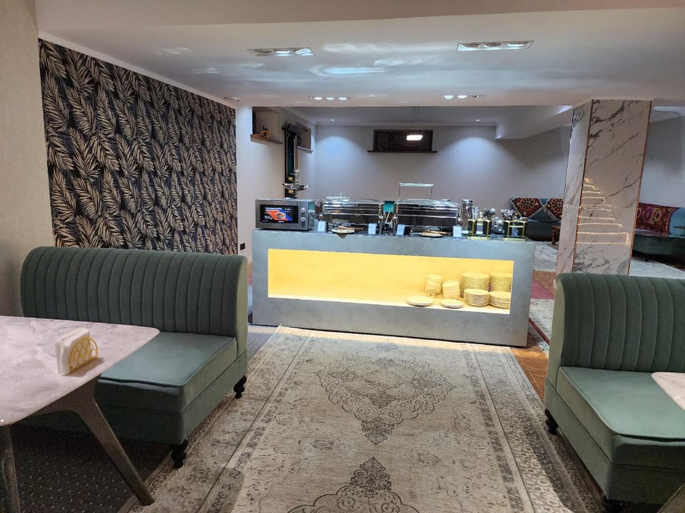 Hotel Dehlavi Hotel in Europe
