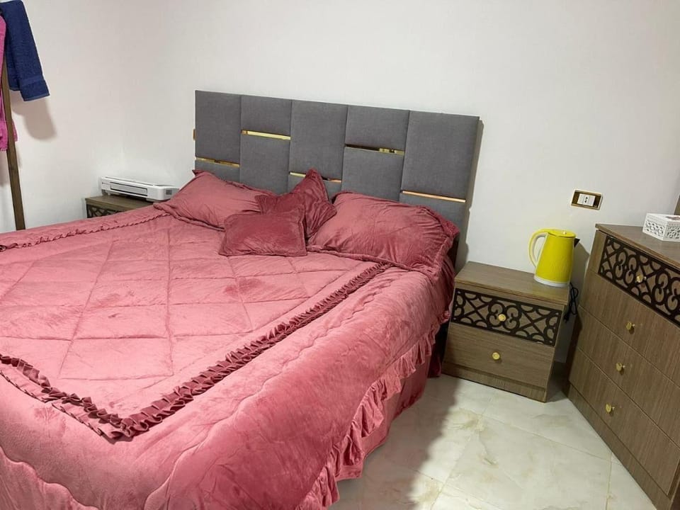 Petra Falcons Camp Hotel in Africa