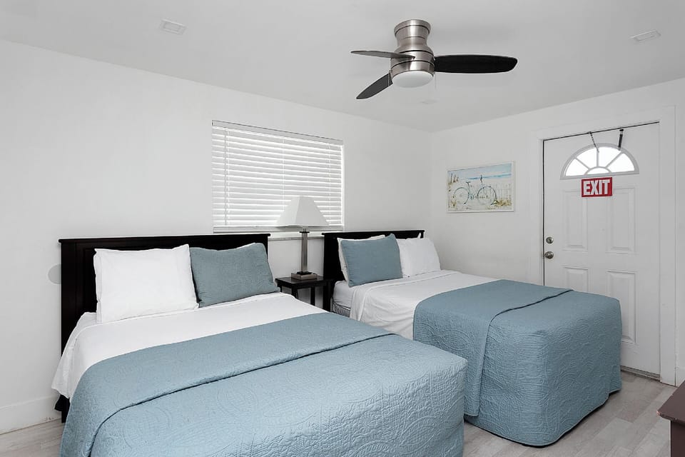 ULTRA relaxing 2 bed beach&boardwalk apt Hotel in Hollywood Beach