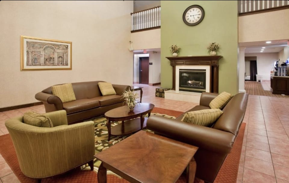 Seasons Inn & Suites  Hotel in Illinois