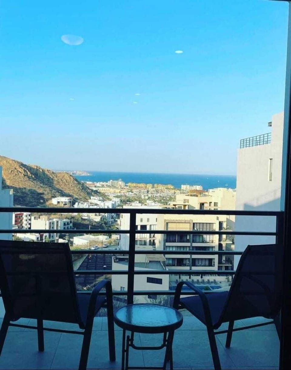 Oceanwiew Condo Rooftop pool Hotel in Cabo San Lucas