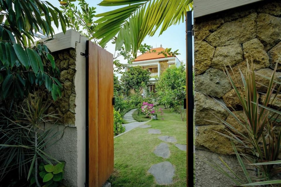 Vil'Latu - 4 Bedrooms Family Villa Hotel in Abiansemal