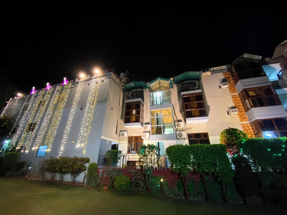 Shelton Blu Hotel in Uttarakhand