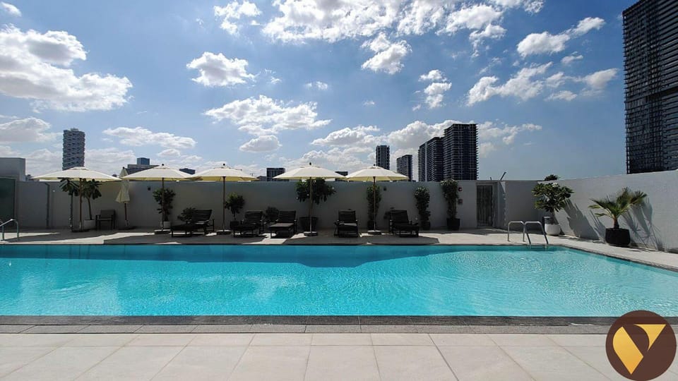5 Mins Circle mal & 12 Mins Emirates Mal Hotel in Dubai
