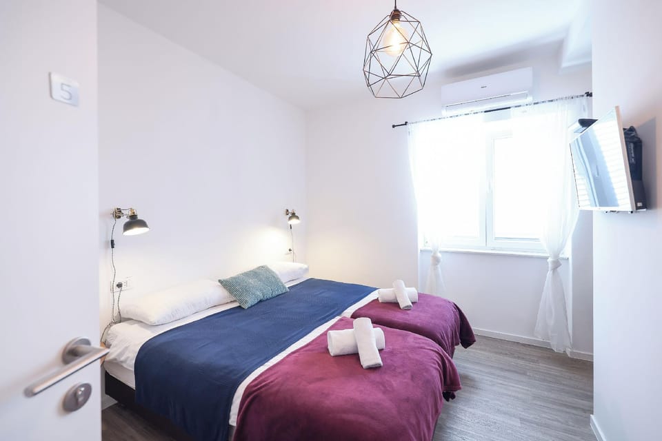 Rooms Lopwi Old town Hotel in Zadar