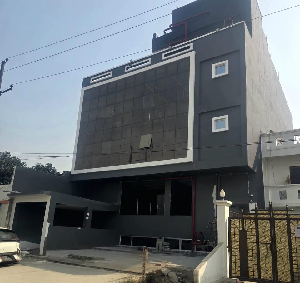 Hotel Golden Tulip'z Hotel in Uttar Pradesh