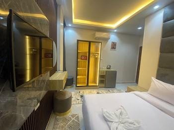 Royal Golden Pyramids View Hotel in Egypt