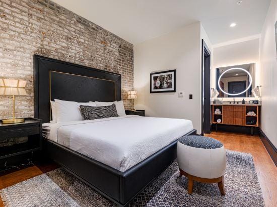 4BR Group Trip 2 Blocks from Bourbon St | The Mayfair Hotel in French Quarter