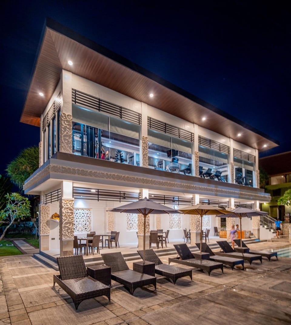 Plagoo Holiday Hotel Hotel in Kuta Selatan