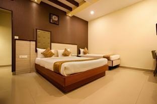 Hotel Kadamba Guestline Hotel in Bengaluru
