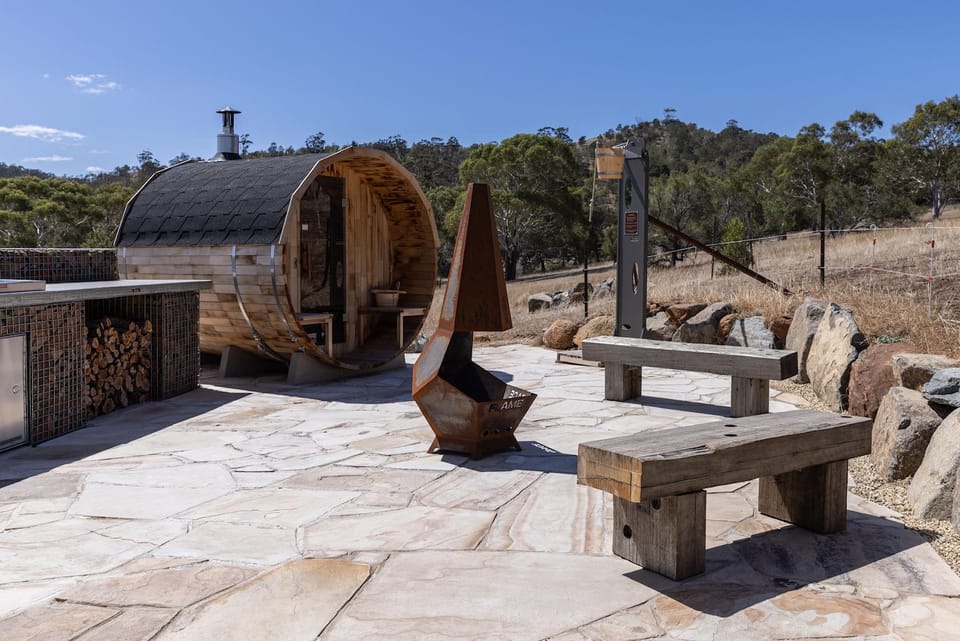 Aquila Eco Retreat Lodge in Tasmania