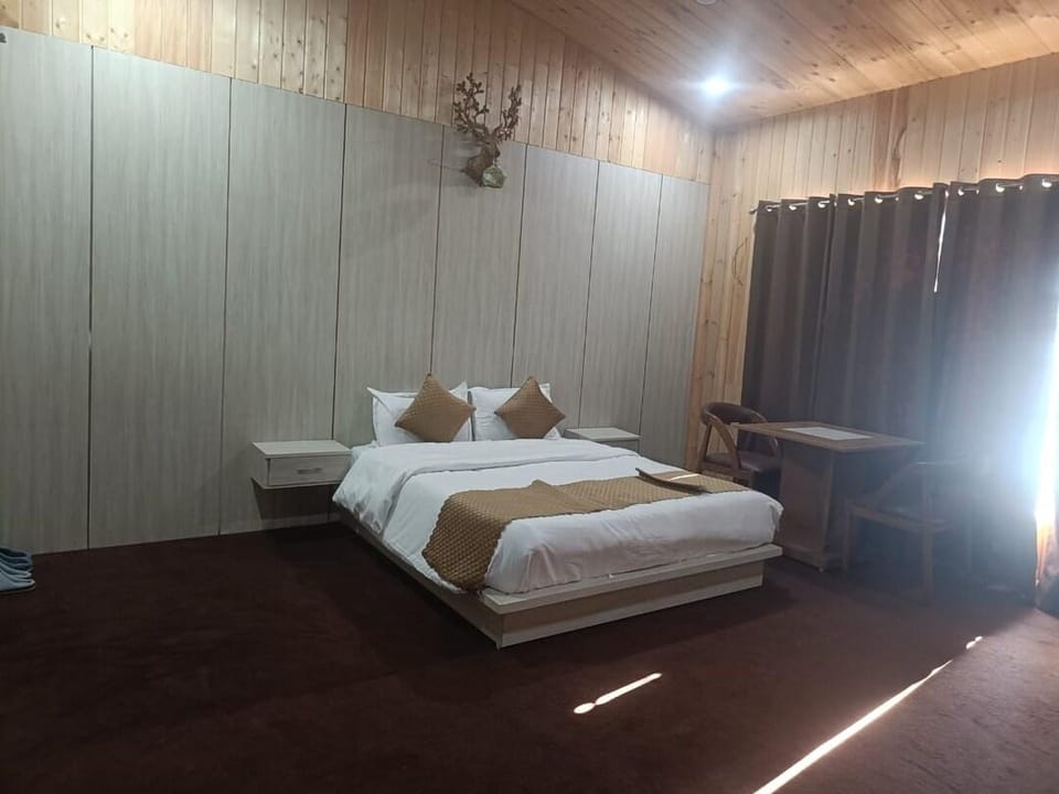 Aranyam Hills	 Hotel in Uttarakhand