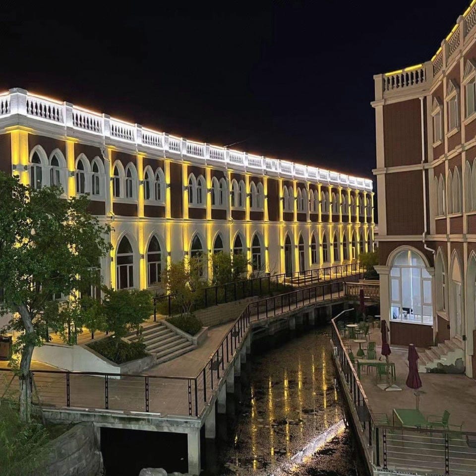 Biubiu Gaming Hotel (Huaihai Global Port High-speed Railway East Station Branch) Hotel in Jiangsu