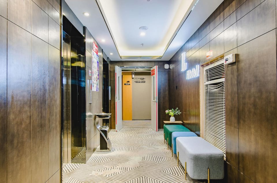 L   HOTEL Hotel in China