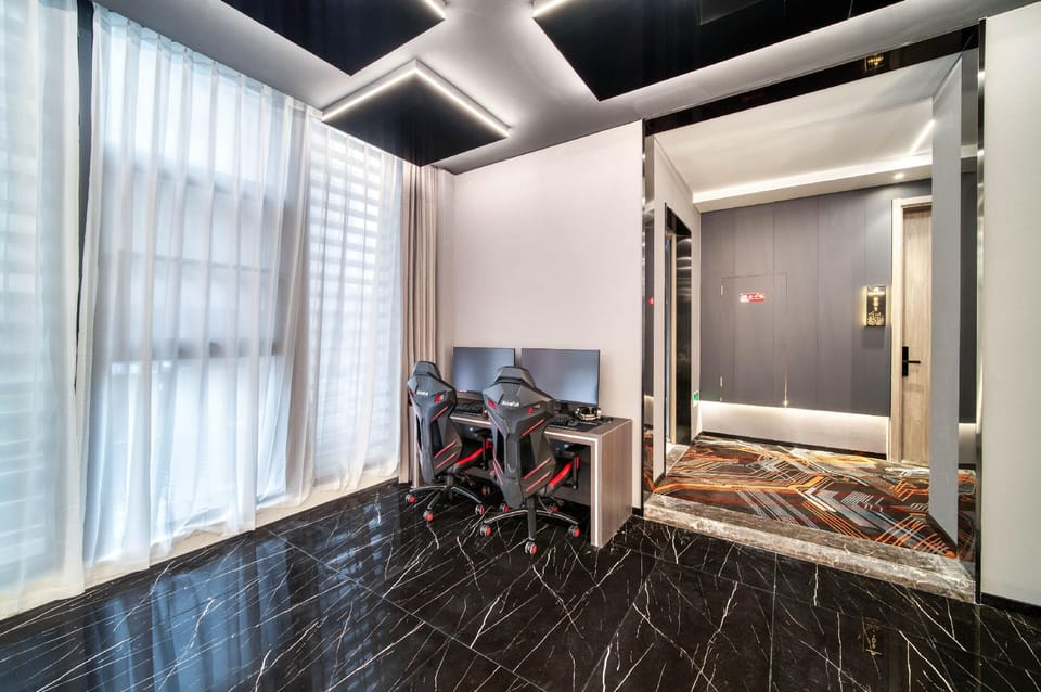 ReMAX Remai E-sports Hotel (Jiangbei) Hotel in Zhejiang