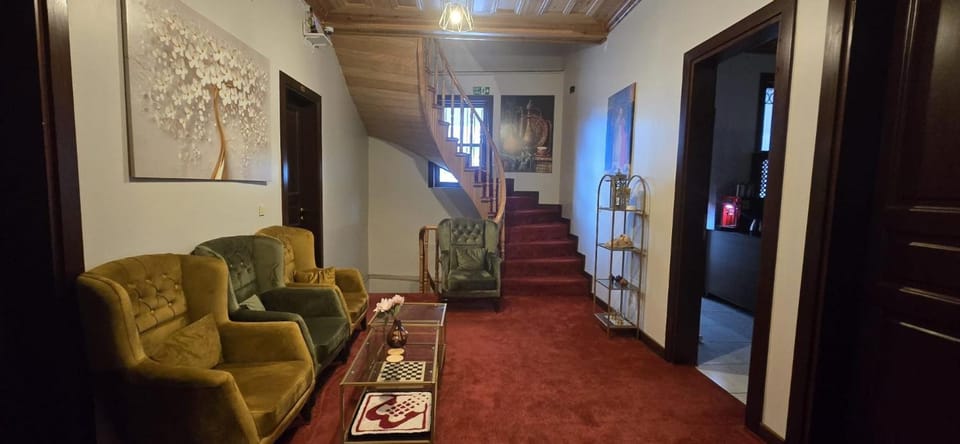 Shared lounge/TV area