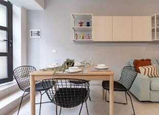 Champagne Loft Hotel in Milan