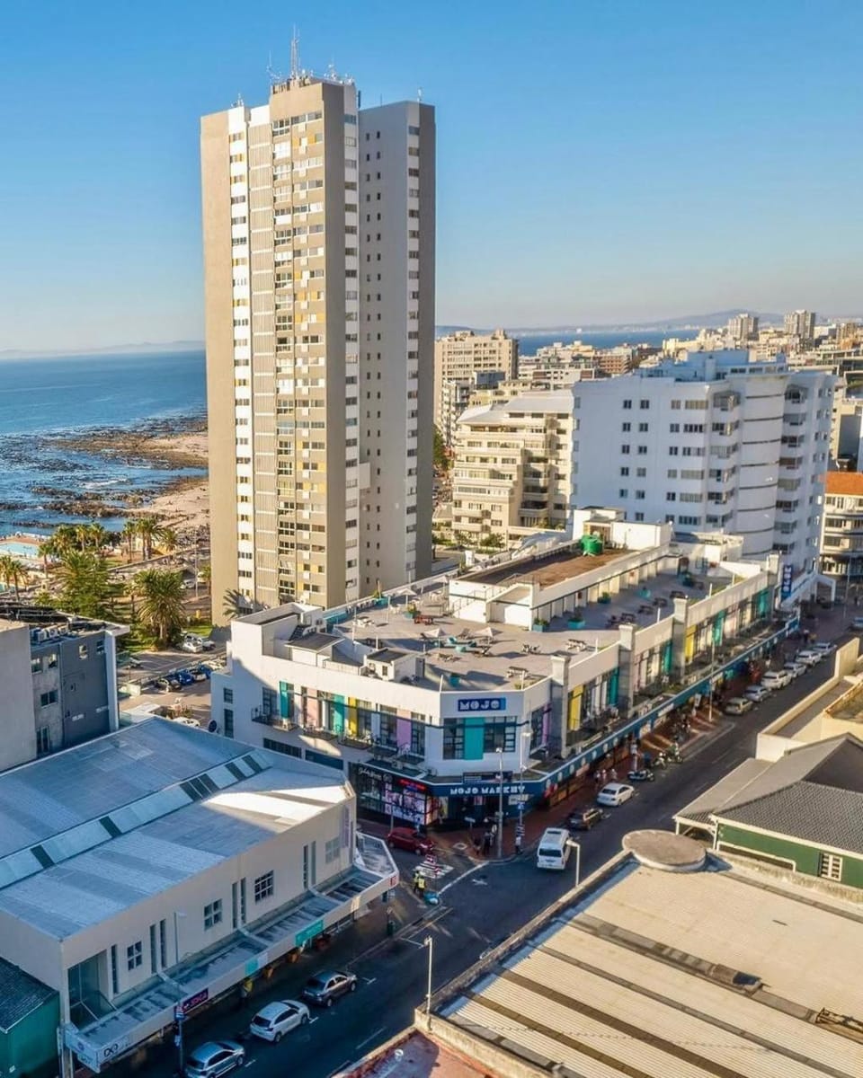 Urban Elephant Express, The Flamingo Apartment hotel in Sea Point