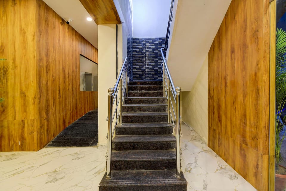 Super Hotel O PNR CONTINENTAL MOOSAPET Hotel in Hyderabad
