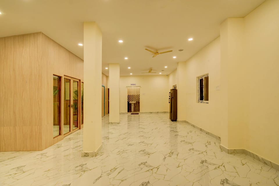 Super Hotel O PNR CONTINENTAL MOOSAPET Hotel in Hyderabad