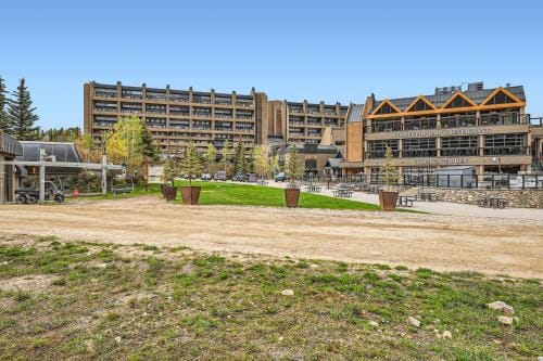 Beaver Run, King Studio, Ground Floor, Dog Friendly Inn in Breckenridge