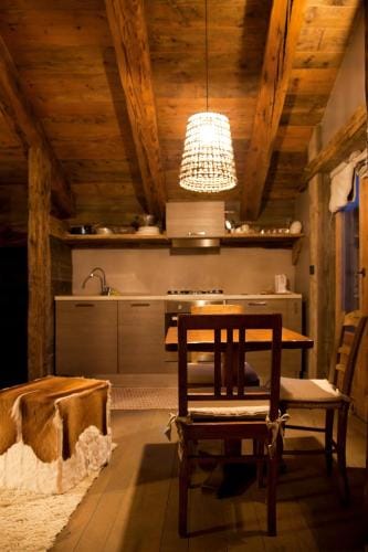 Chalet Svizzero Apartments Hotel in Courmayeur