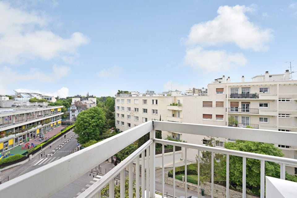 Modern apartment - 3BR-6P - Neuilly-sur-Seine Resort in Paris