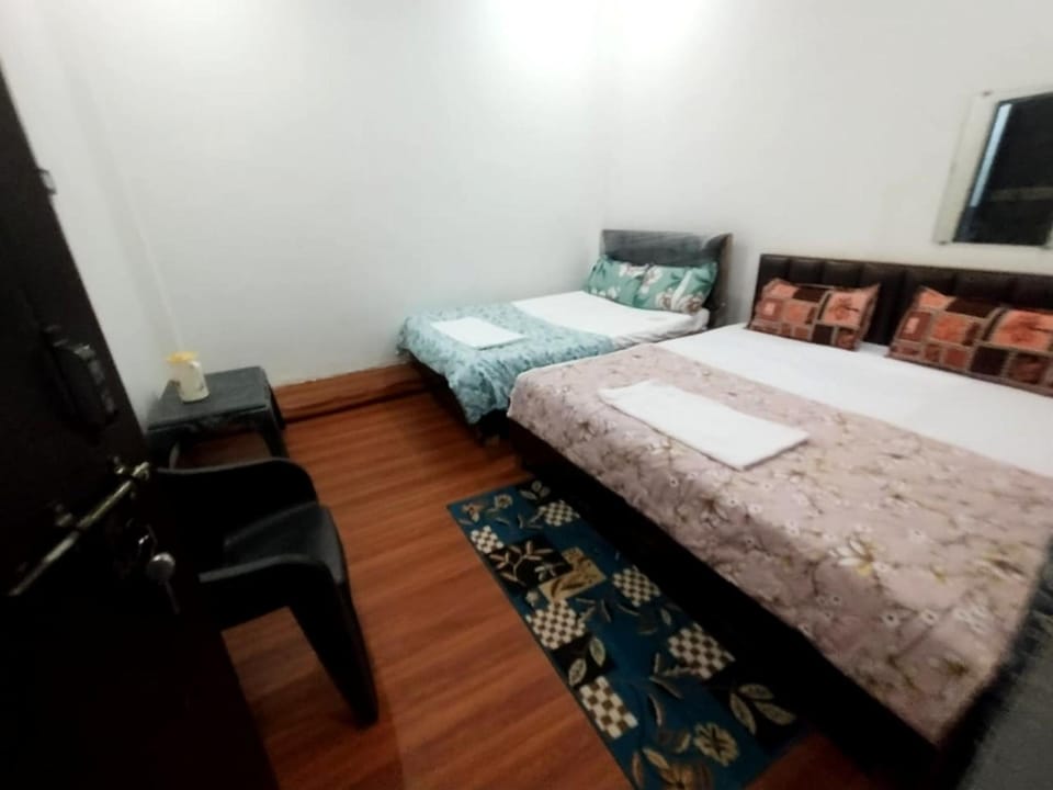Shared lounge/TV area