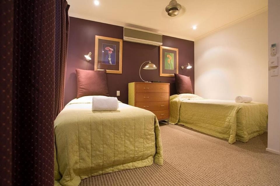 Skippers Cove Waterfront Resort Hotel in Noosa Heads