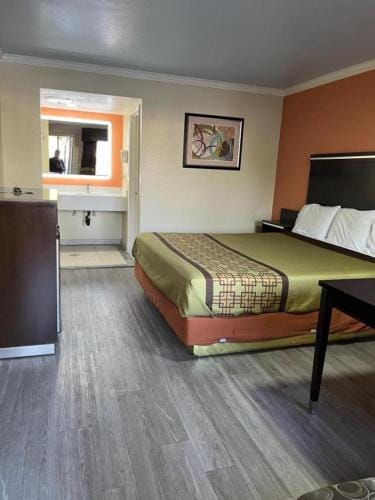 Rivera inn and suites Hotel in Downey