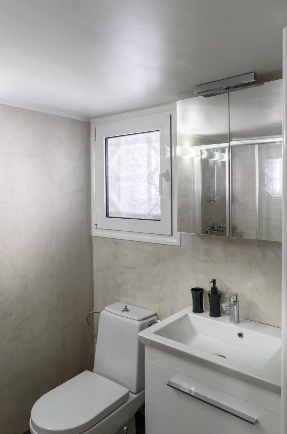 Modern Design Apartment Near Acropolis Hotel in Athens