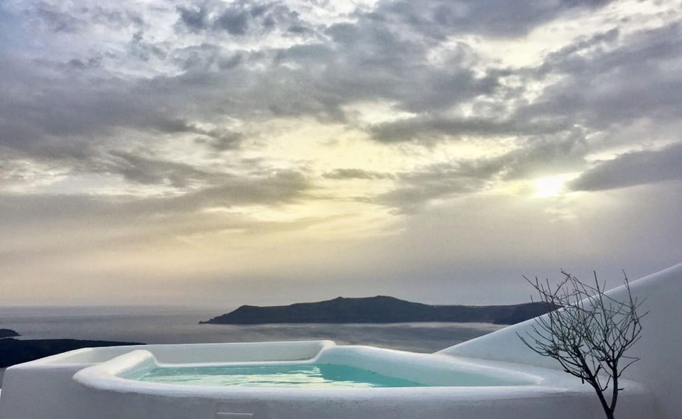 Mirabo Luxury Villas - Adults Only Hotel in Thera