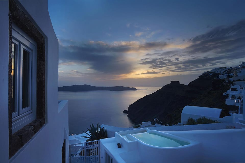 Mirabo Luxury Villas - Adults Only Hotel in Thera