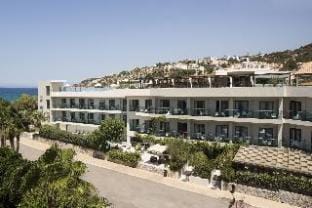 Omega Comfy Apts Hotel in Almyrida