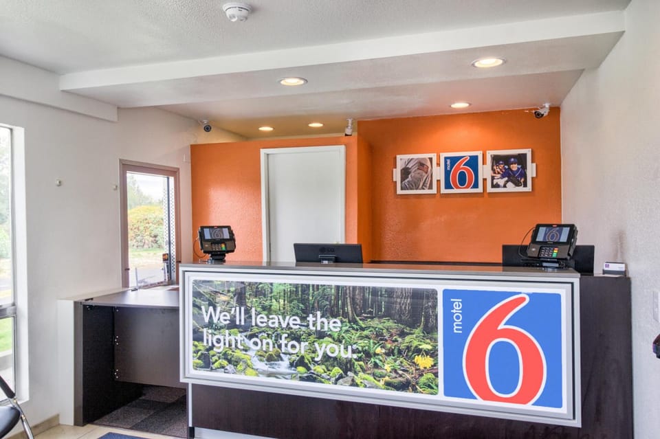 Motel 6 Everett, WA - South Hotel in Paine Lake Stickney
