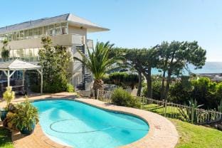 Ocean View 2 bed Apt in Camps Bay Skyline Heights Hotel in Camps Bay