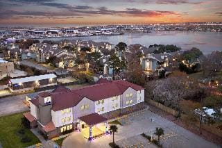 Comfort Inn & Suites Hotel in Seabrook