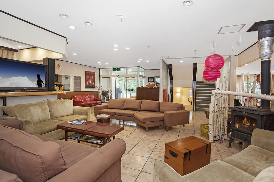 Shared lounge/TV area